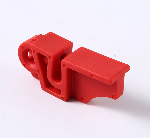 Simple circuit breaker locks CB-03